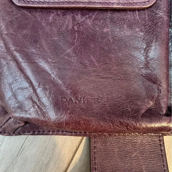 DANIER Leather Crossbody Bag - Picture 4 of 10